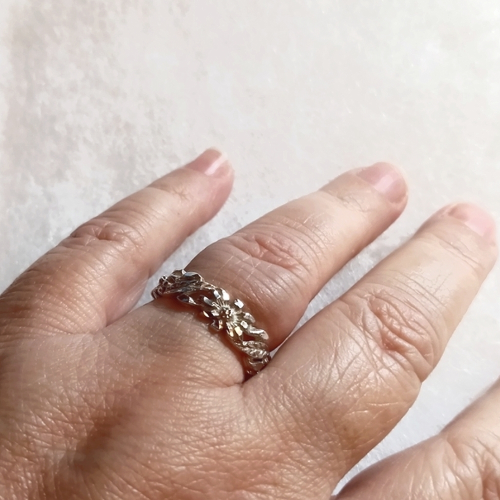 Vintage Sterling Silver Floral Cut Ring